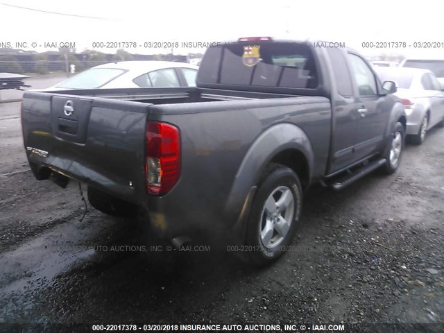 1N6AD06U26C441667 - 2006 NISSAN FRONTIER KING CAB LE/SE/OFF ROAD GRAY photo 4