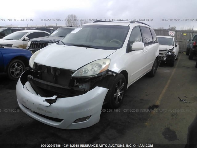 5TDZK22CX7S027315 - 2007 TOYOTA SIENNA XLE/XLE LIMITED WHITE photo 2