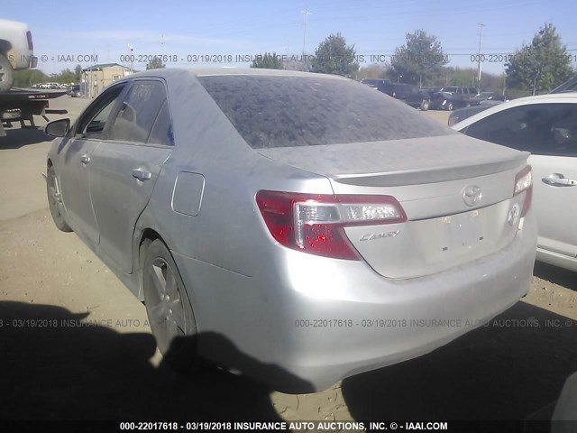 4T1BF1FK0CU147093 - 2012 TOYOTA CAMRY SE/LE/XLE 银色 照片 3