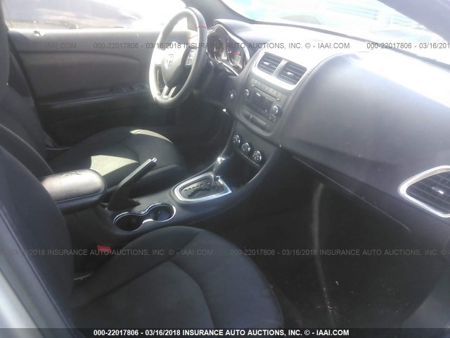 1B3BD4FBXBN626045 - 2011 DODGE AVENGER EXPRESS 银色 照片 5