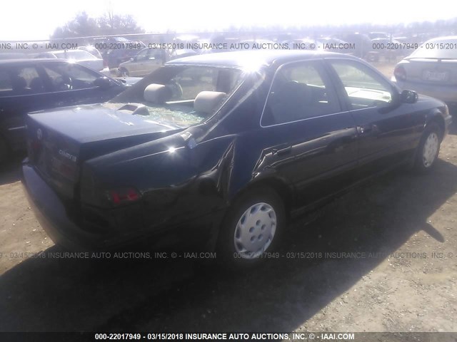 4T1BG22K6XU450930 - 1999 TOYOTA CAMRY CE/LE/XLE შავი ფოტო 4
