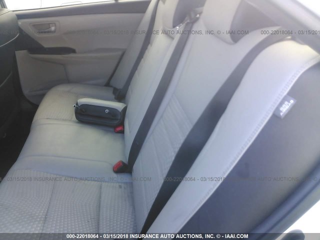 4T1BF1FK9FU102528 - 2015 TOYOTA CAMRY LE/XLE/SE/XSE WHITE photo 8