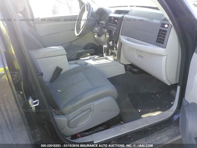 1J8GN28K48W132987 - 2008 JEEP LIBERTY SPORT 黑色 照片 5