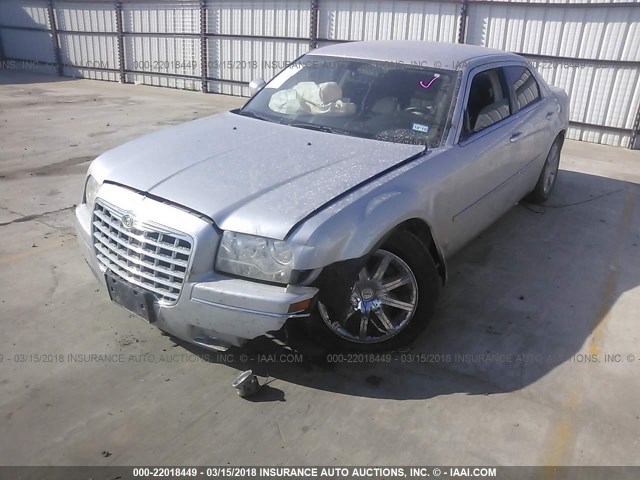 2C3LA53V29H577902 - 2009 CHRYSLER 300 TOURING SILVER photo 2