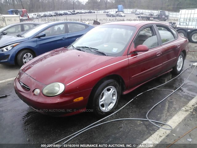 1FAFP52U1WA112365 - 1998 FORD TAURUS LX/SE RED photo 2