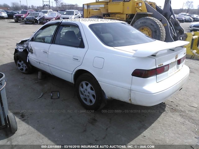 4T1BF22K8VU032918 - 1997 TOYOTA CAMRY CE/LE/XLE WHITE photo 3
