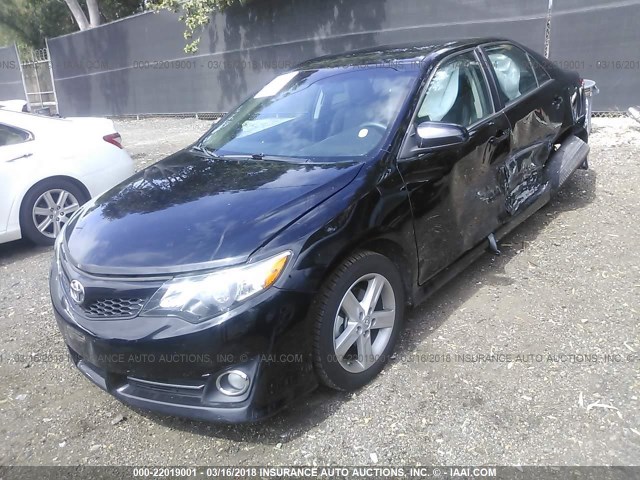 4T1BF1FK4EU436223 - 2014 TOYOTA CAMRY L/SE/LE/XLE 黑色 照片 2