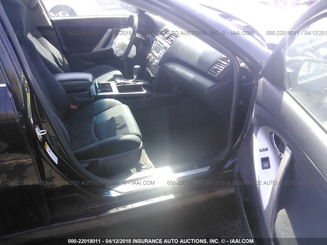 4T1BF3EK3AU115975 - 2010 TOYOTA CAMRY SE/LE/XLE BLACK photo 5