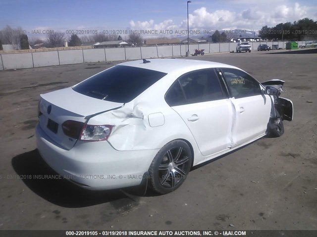 3VW3L7AJ7EM419517 - 2014 VOLKSWAGEN JETTA TDI WHITE photo 4