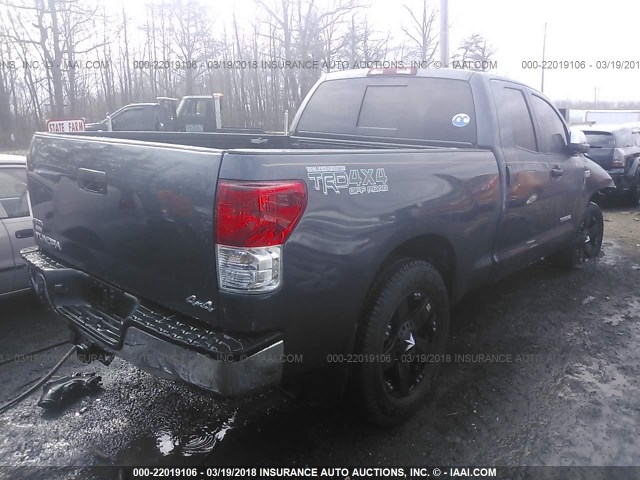 5TBBT54148S461140 - 2008 TOYOTA TUNDRA DOUBLE CAB/DOUBLE CAB SR5 GRAY photo 4