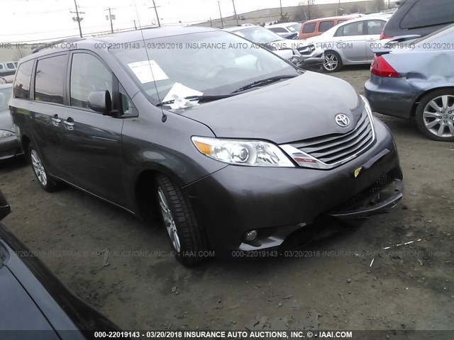 5TDDK3DC4DS051442 - 2013 TOYOTA SIENNA XLE/LIMITED GRAY photo 1