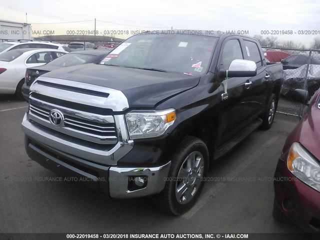 5TFAY5F1XGX542492 - 2016 TOYOTA TUNDRA CREWMAX 1794/PLATINUM BLACK photo 2