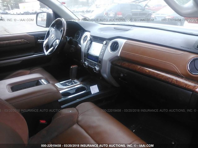 5TFAY5F1XGX542492 - 2016 TOYOTA TUNDRA CREWMAX 1794/PLATINUM 黑色 照片 5