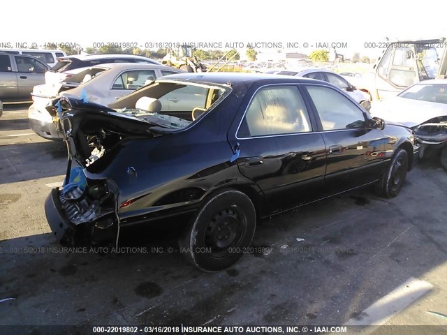 4T1BG22K7YU943453 - 2000 TOYOTA CAMRY CE/LE/XLE შავი ფოტო 4