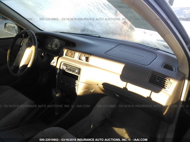 4T1BG22K7YU943453 - 2000 TOYOTA CAMRY CE/LE/XLE შავი ფოტო 5