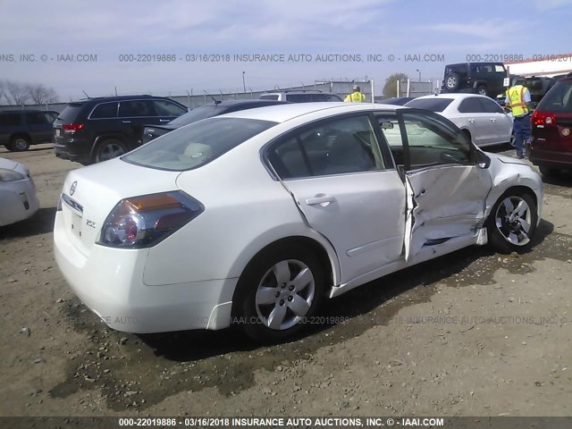 1N4AL21EX8C276378 - 2008 NISSAN ALTIMA 2.5/2.5S WHITE photo 4