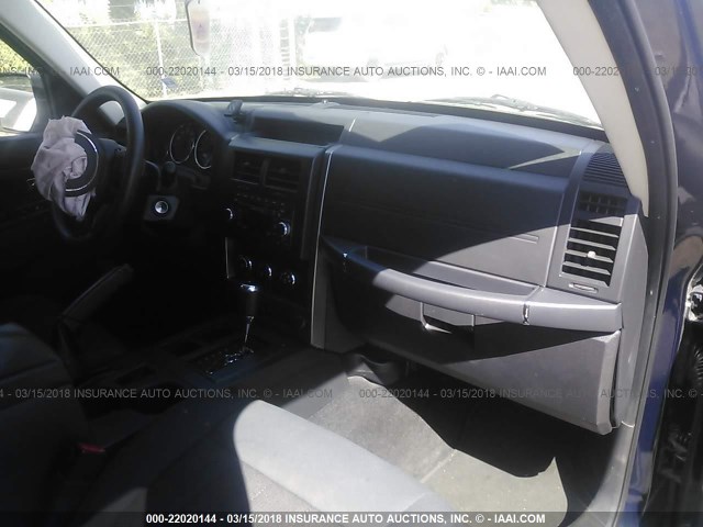 1C4PJLAKXCW213908 - 2012 JEEP LIBERTY SPORT 蓝色 照片 5