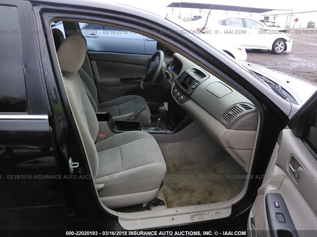 4T1BE32K05U432724 - 2005 TOYOTA CAMRY LE/XLE/SE 黑色 照片 5