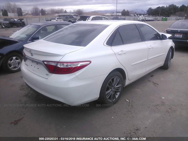 4T1BF1FKXGU265108 - 2016 TOYOTA CAMRY LE/XLE/SE/XSE WHITE photo 4