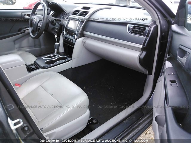 4T1BF1FK6CU049198 - 2012 TOYOTA CAMRY SE/LE/XLE GRAY photo 5