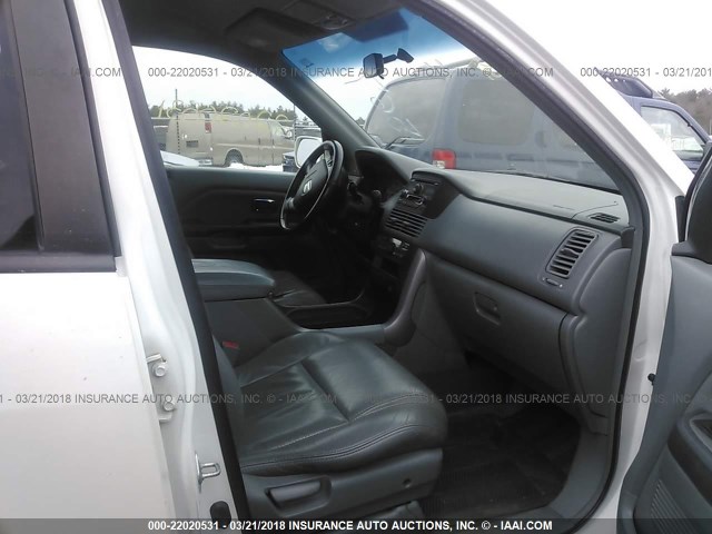 2HKYF18503H531567 - 2003 HONDA PILOT EXL WHITE photo 5