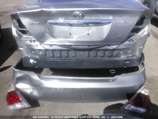 4T1BF30K25U594340 - 2005 TOYOTA CAMRY LE/XLE/SE ვერცხლისფერი ფოტო 6