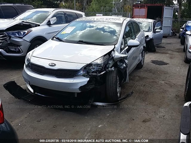 KNADM4A35G6536761 - 2016 KIA RIO LX Արծաթագույն լուսանկար 2
