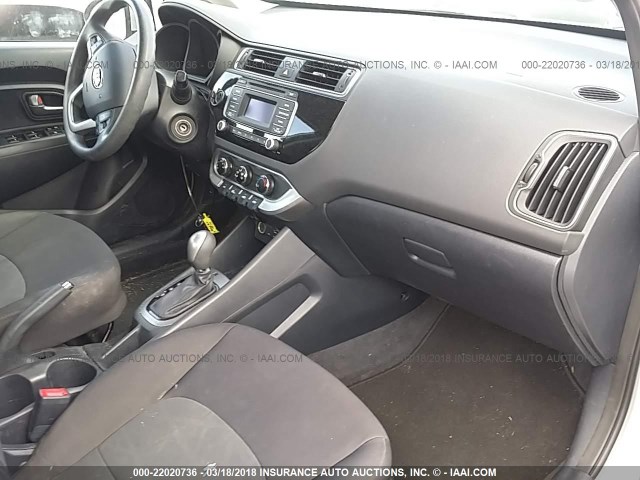KNADM4A35G6536761 - 2016 KIA RIO LX Արծաթագույն լուսանկար 5