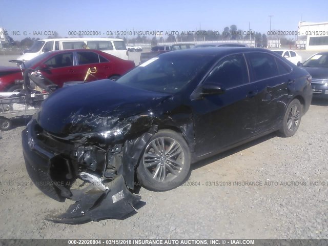 4T1BF1FK0FU005430 - 2015 TOYOTA CAMRY LE/XLE/SE/XSE BLACK photo 2