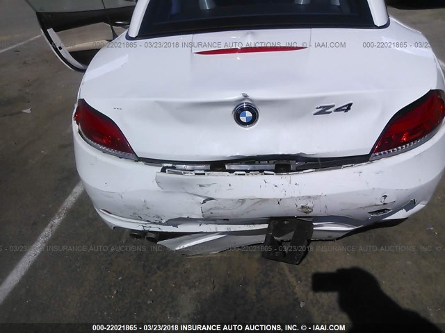 WBALM5C52BE379463 - 2011 BMW Z4 SDRIVE30I WHITE photo 6