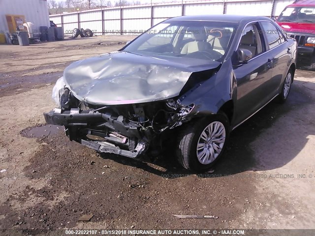 4T1BF1FK1DU637320 - 2013 TOYOTA CAMRY L/SE/LE/XLE 灰色 照片 6