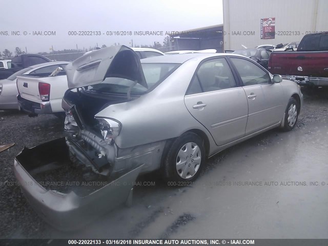 4T1BE30K02U065581 - 2002 TOYOTA CAMRY LE/XLE/SE 银色 照片 4