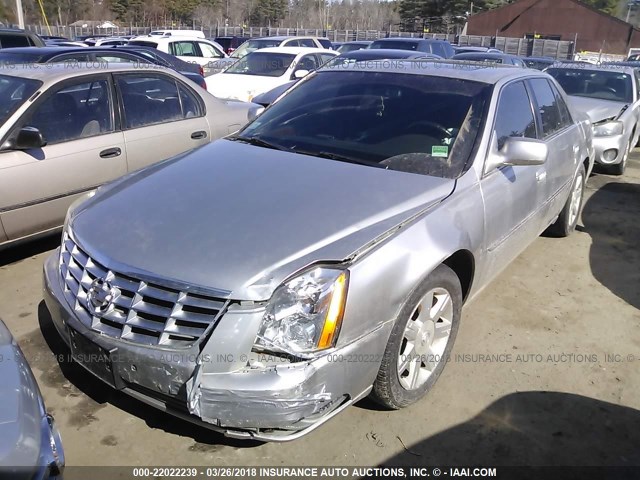 1G6KD57Y96U203656 - 2006 CADILLAC DTS SILVER photo 2