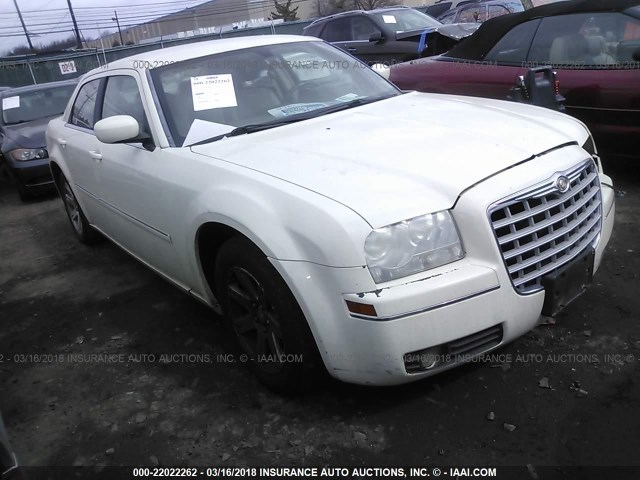 2C3KA53G87H835401 - 2007 CHRYSLER 300 TOURING WHITE photo 1