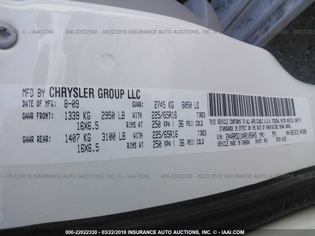 2A4RR5D1XAR105045 - 2010 CHRYSLER TOWN & COUNTRY TOURING WHITE photo 9