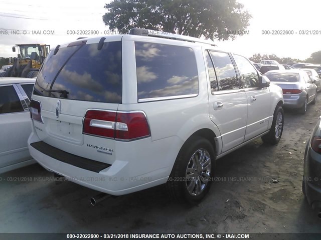 5LMFU27538LJ02472 - 2008 LINCOLN NAVIGATOR WHITE photo 4