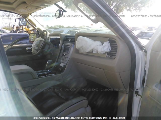 5LMFU27538LJ02472 - 2008 LINCOLN NAVIGATOR 白色 照片 5