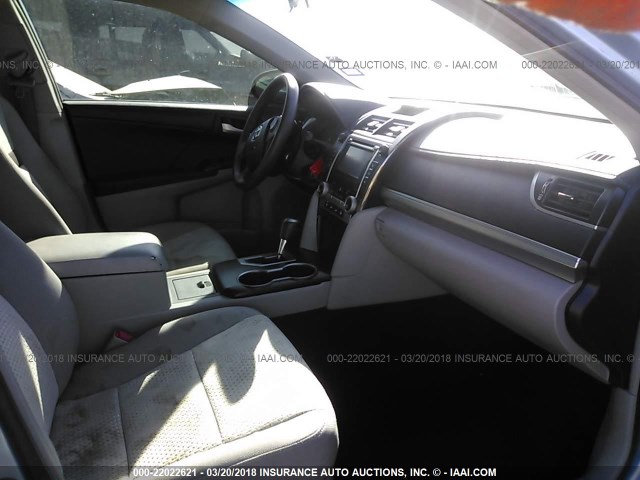 4T1BF1FK7CU549838 - 2012 TOYOTA CAMRY SE/LE/XLE Светло-синий фото 5