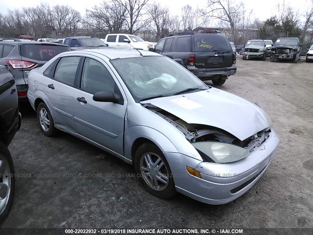 1FAFP34Z64W139395 - 2004 FORD FOCUS SE COMFORT/SE SPORT SILVER photo 1