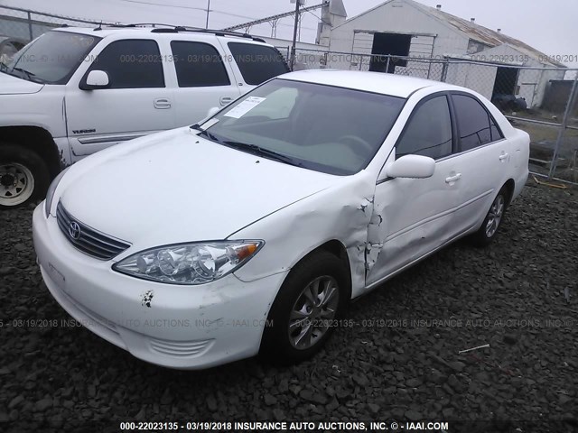4T1BF32K06U622747 - 2006 TOYOTA CAMRY LE/XLE/SE WHITE photo 2