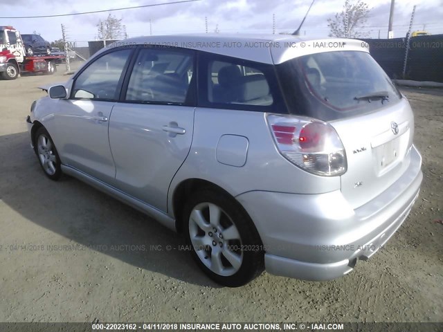 2T1KR32E55C333283 - 2005 TOYOTA COROLLA MATRIX XR SILVER photo 3