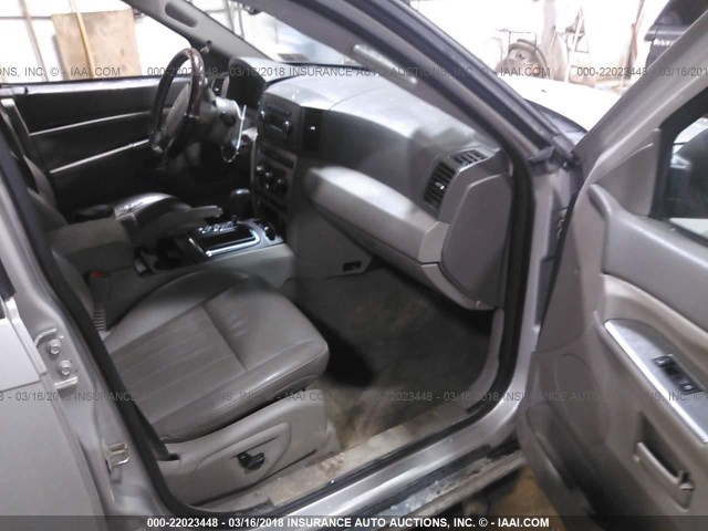 1J4GR48K86C359115 - 2006 JEEP GRAND CHEROKEE LAREDO/COLUMBIA/FREEDOM 银色 照片 5