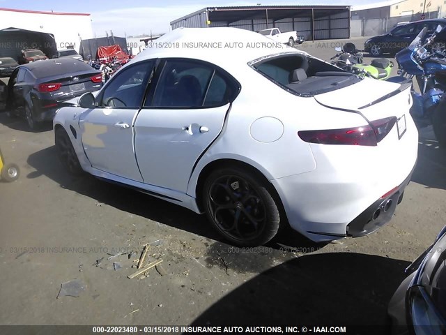 ZARFAEAV7J7570008 - 2018 ALFA ROMEO GIULIA QUADRIFOGLIO WHITE photo 3