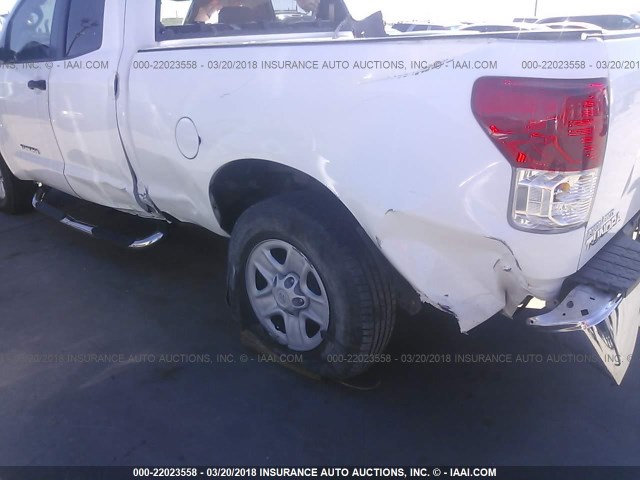 5TFRM5F1XAX004798 - 2010 TOYOTA TUNDRA DOUBLE CAB SR5 WHITE photo 6