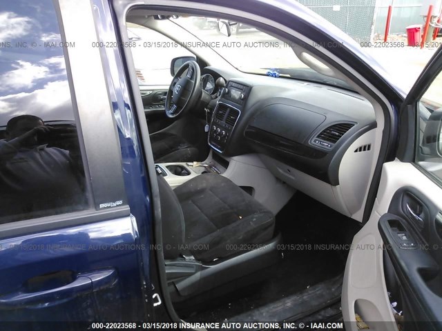 2C4RDGCG4CR406239 - 2012 DODGE GRAND CARAVAN SXT BLUE photo 5