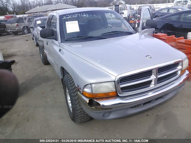 1B7GL22YXWS629024 - 1998 DODGE DAKOTA SILVER photo 1