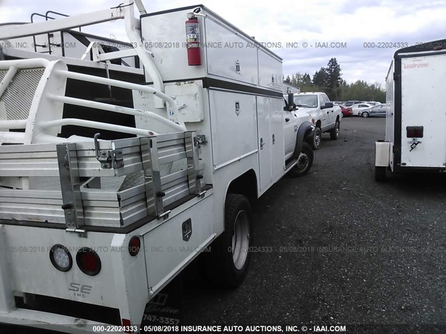 3C7WRNFL1GG238544 - 2016 RAM 5500 4X4 CREWCAB  WHITE photo 4