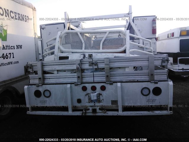 3C7WRNFL1GG238544 - 2016 RAM 5500 4X4 CREWCAB  WHITE photo 8