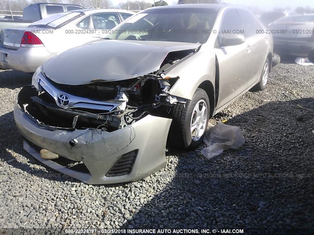4T1BF1FK3DU663112 - 2013 TOYOTA CAMRY L/SE/LE/XLE 金色 照片 2