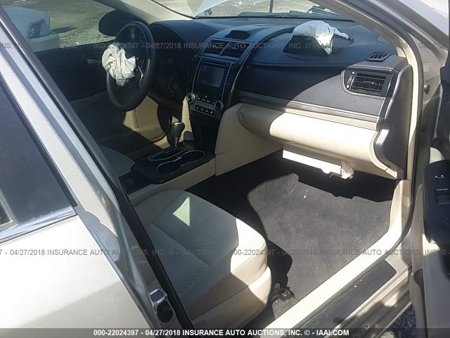 4T1BF1FK3DU663112 - 2013 TOYOTA CAMRY L/SE/LE/XLE 金色 照片 5
